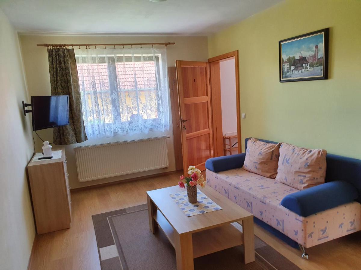 Privat Bartky Appartement Vrbov Buitenkant foto